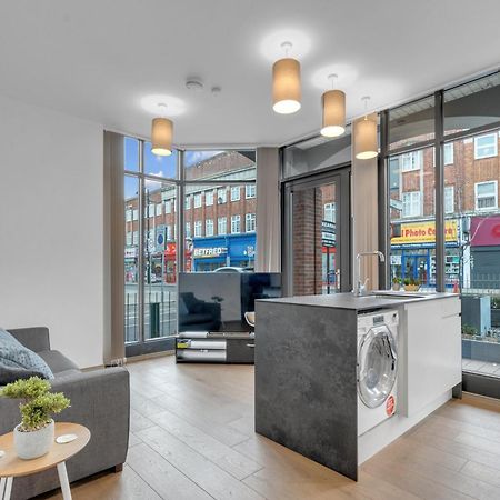 Luxury Heathrow Airport Apartment Yiewsley Экстерьер фото