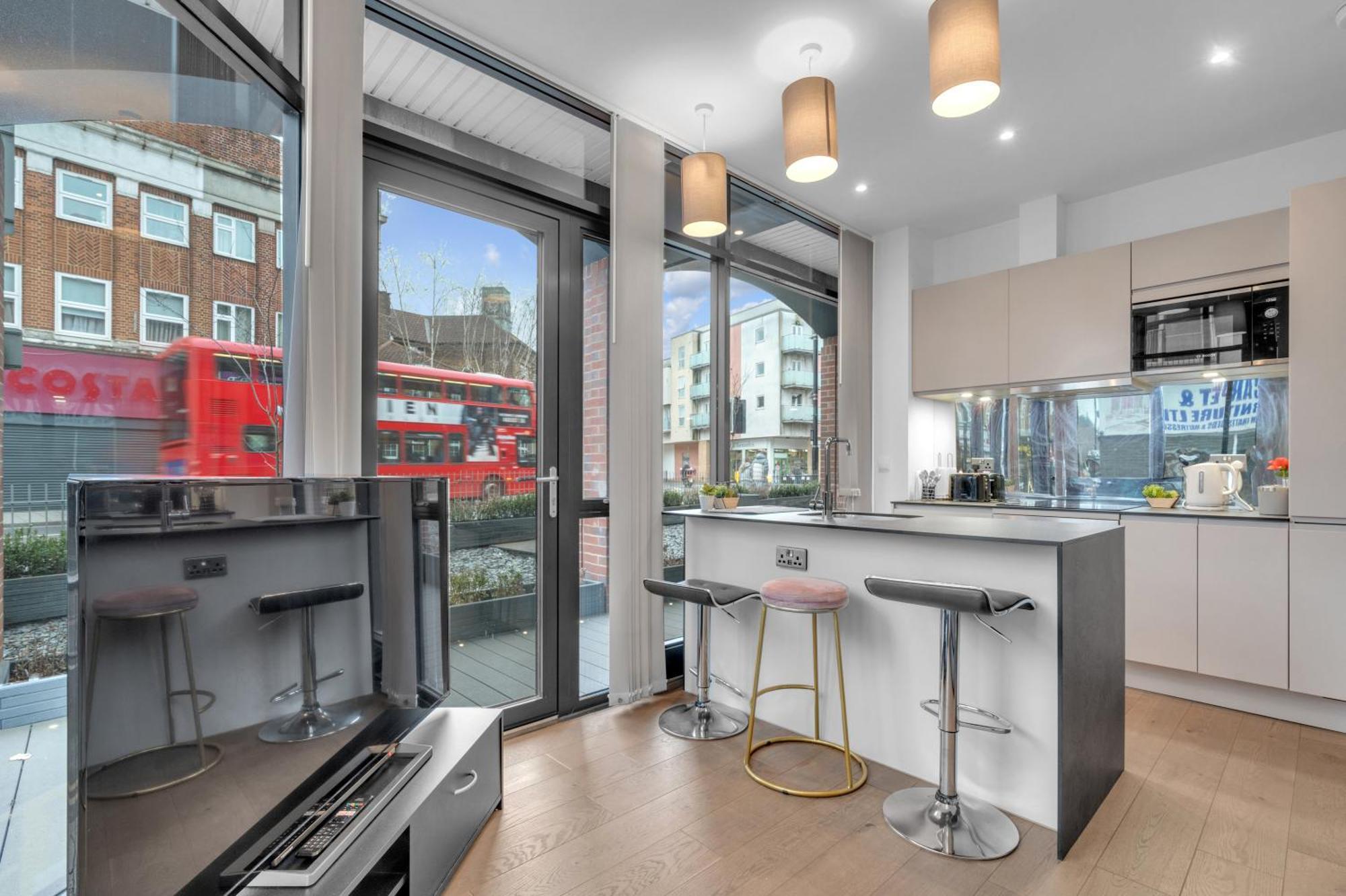 Luxury Heathrow Airport Apartment Yiewsley Экстерьер фото