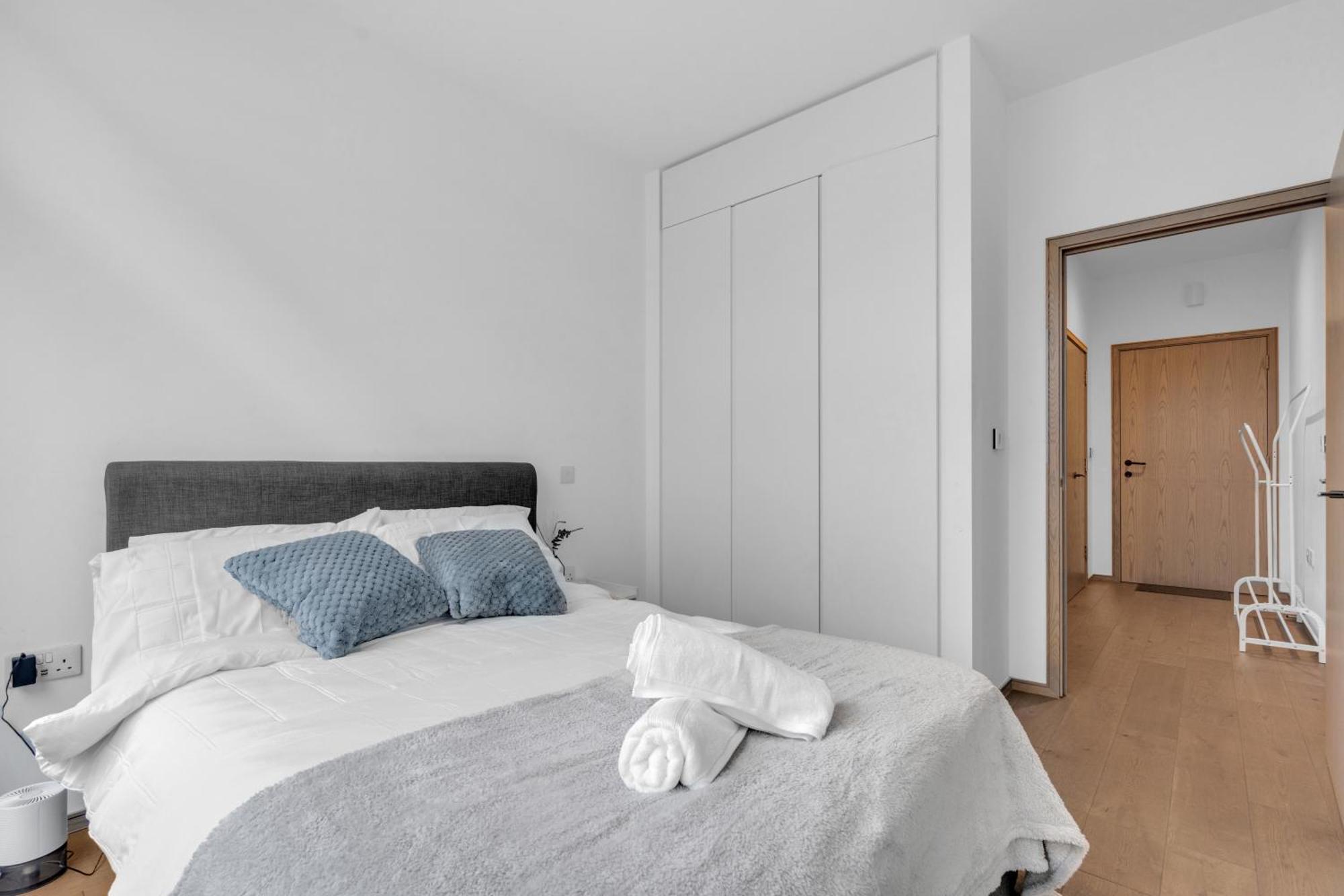 Luxury Heathrow Airport Apartment Yiewsley Экстерьер фото